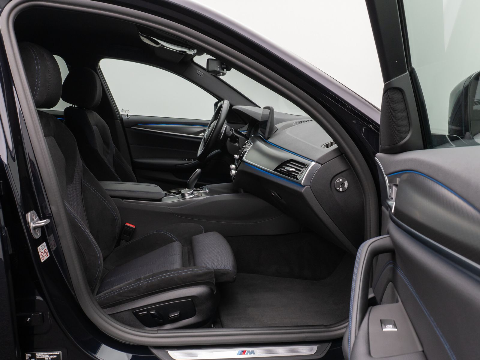 Fahrzeugabbildung BMW 520e M Sport Kamera Laser HUD DAB HiFi Komfort