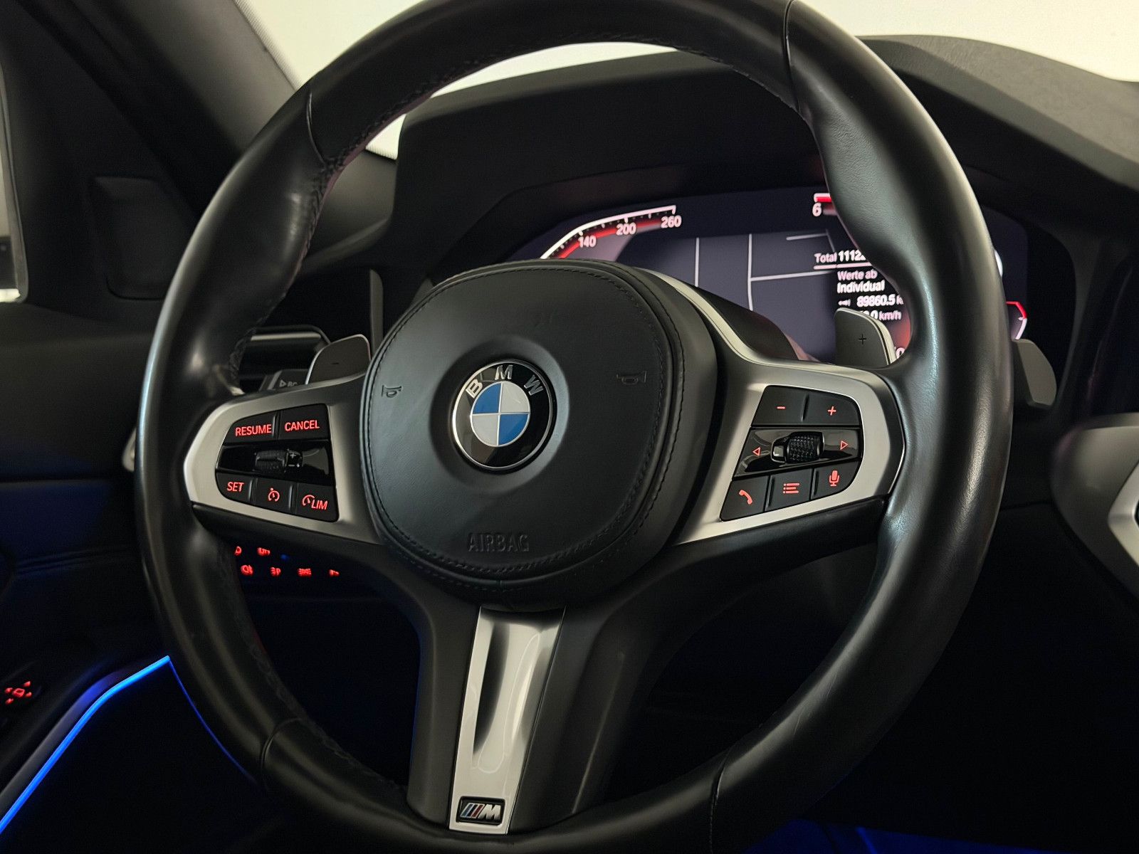Fahrzeugabbildung BMW 320 d M SPORT/LIVE COCKPIT/MEMORY/HuD/AHK/LASER