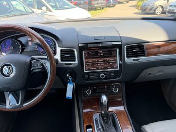 Volkswagen Touareg - 10