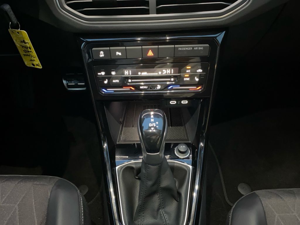 Fahrzeugabbildung Volkswagen T-Cross 1.0 TSI DSG Goal Anschlußgarantie