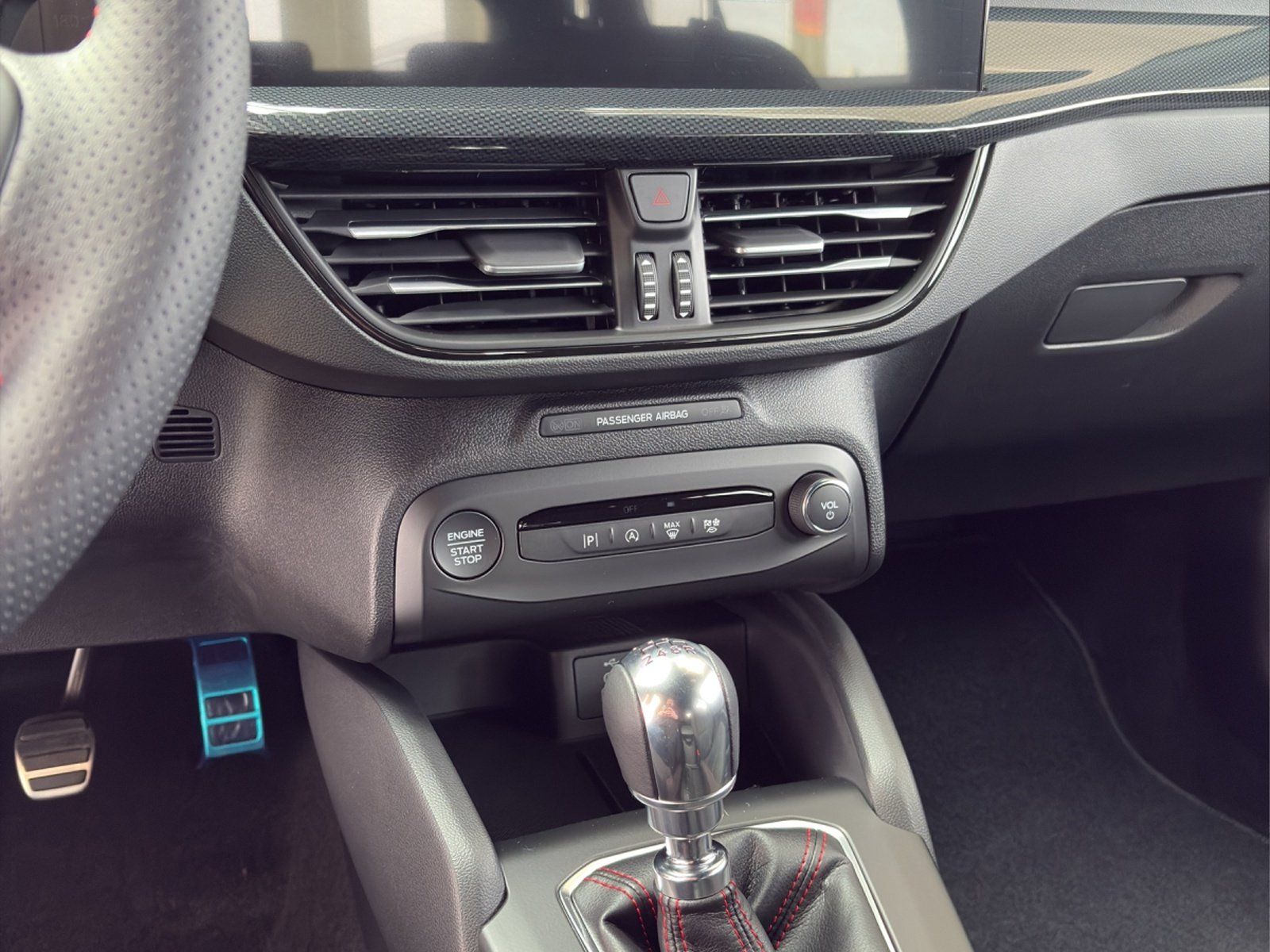 Fahrzeugabbildung Ford Focus ST-Line 5 Türer Styling Pak. Winter Pak.