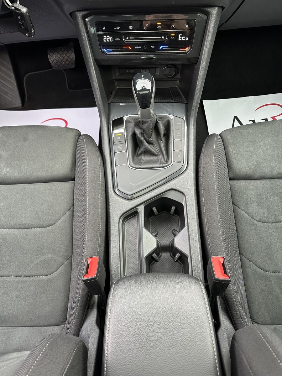 Fahrzeugabbildung Volkswagen Tiguan 1.4 eHybrid DSG Life NAV+LED+AHK+ACC+PANO