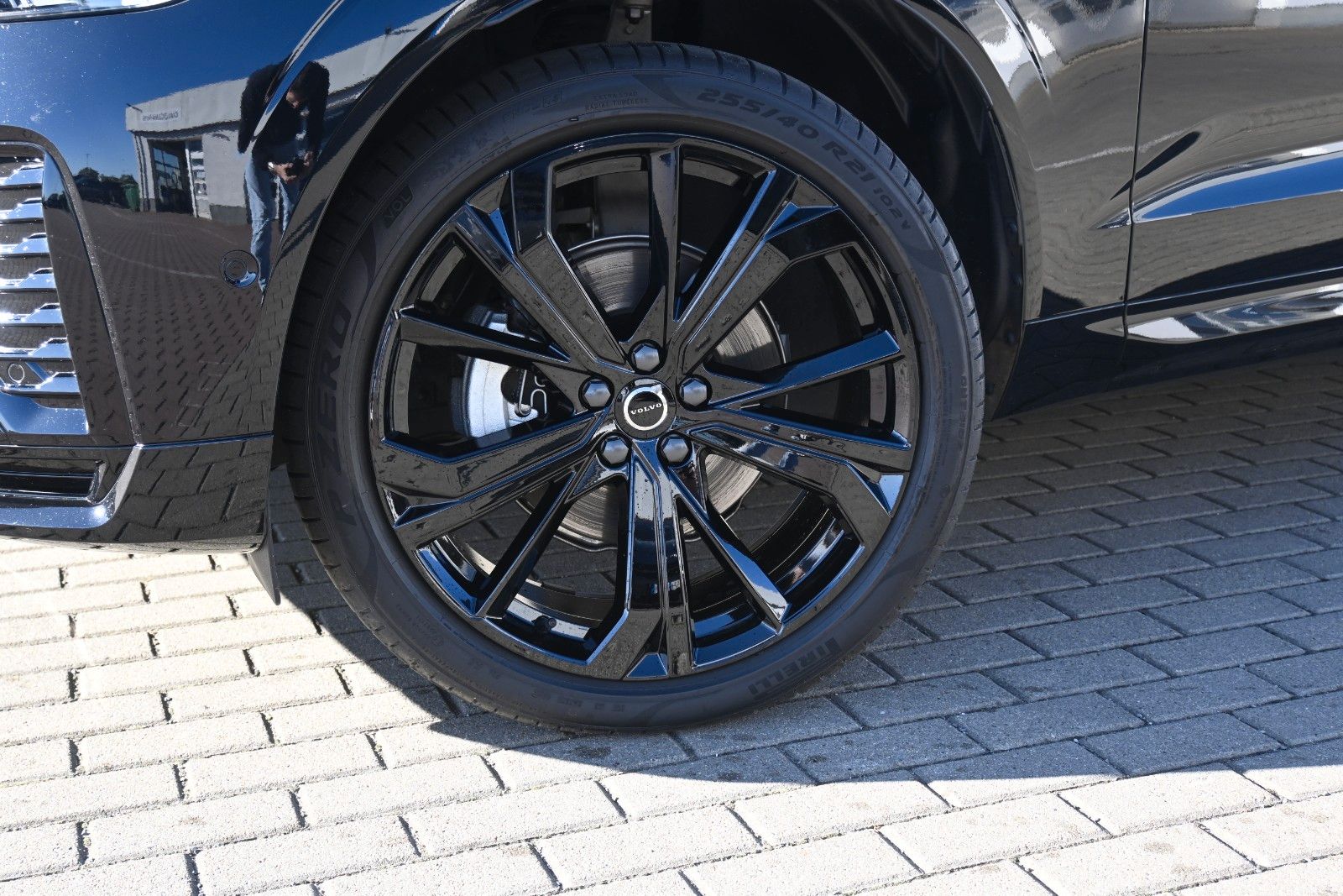 Fahrzeugabbildung Volvo XC60 B5 AWD Plus Black Edition*FSHZG*PANO*360°*