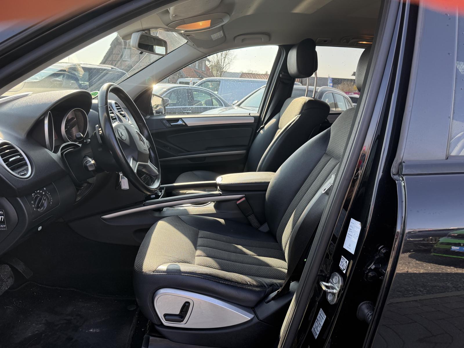 Mercedes-Benz ML300 2011 — photo 13