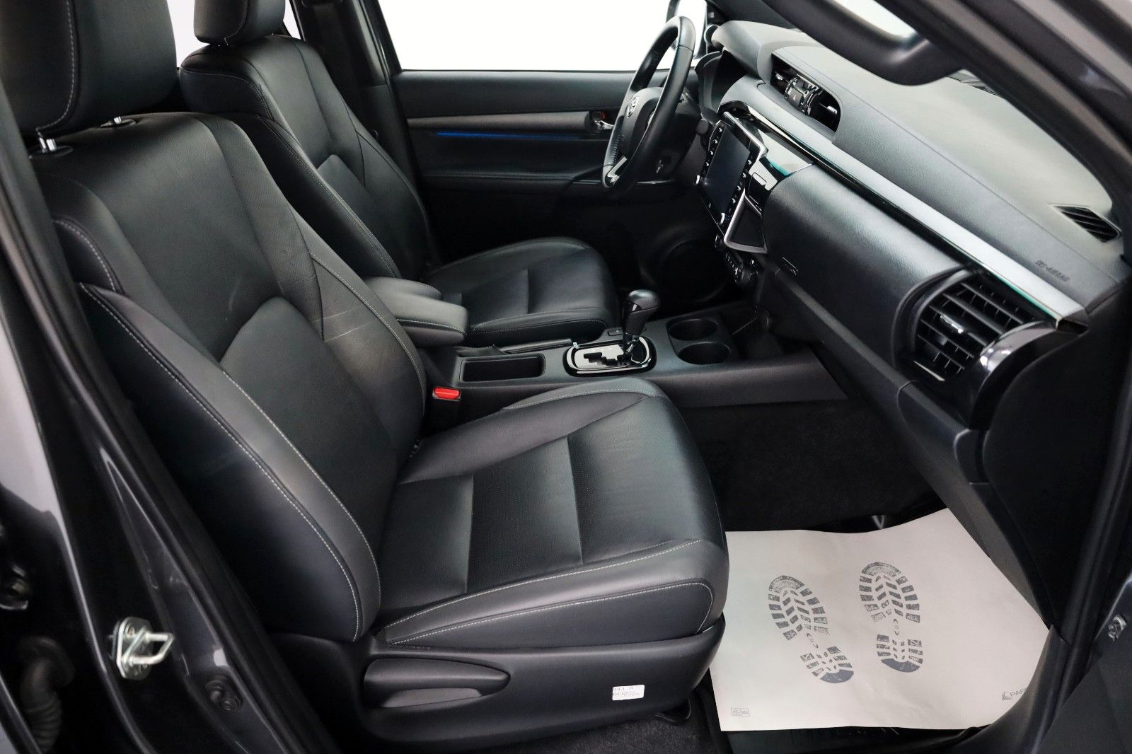 Fahrzeugabbildung Toyota Hilux 2.8 D-4D Invincible,4x4 Doka,CarPlay,Rollo