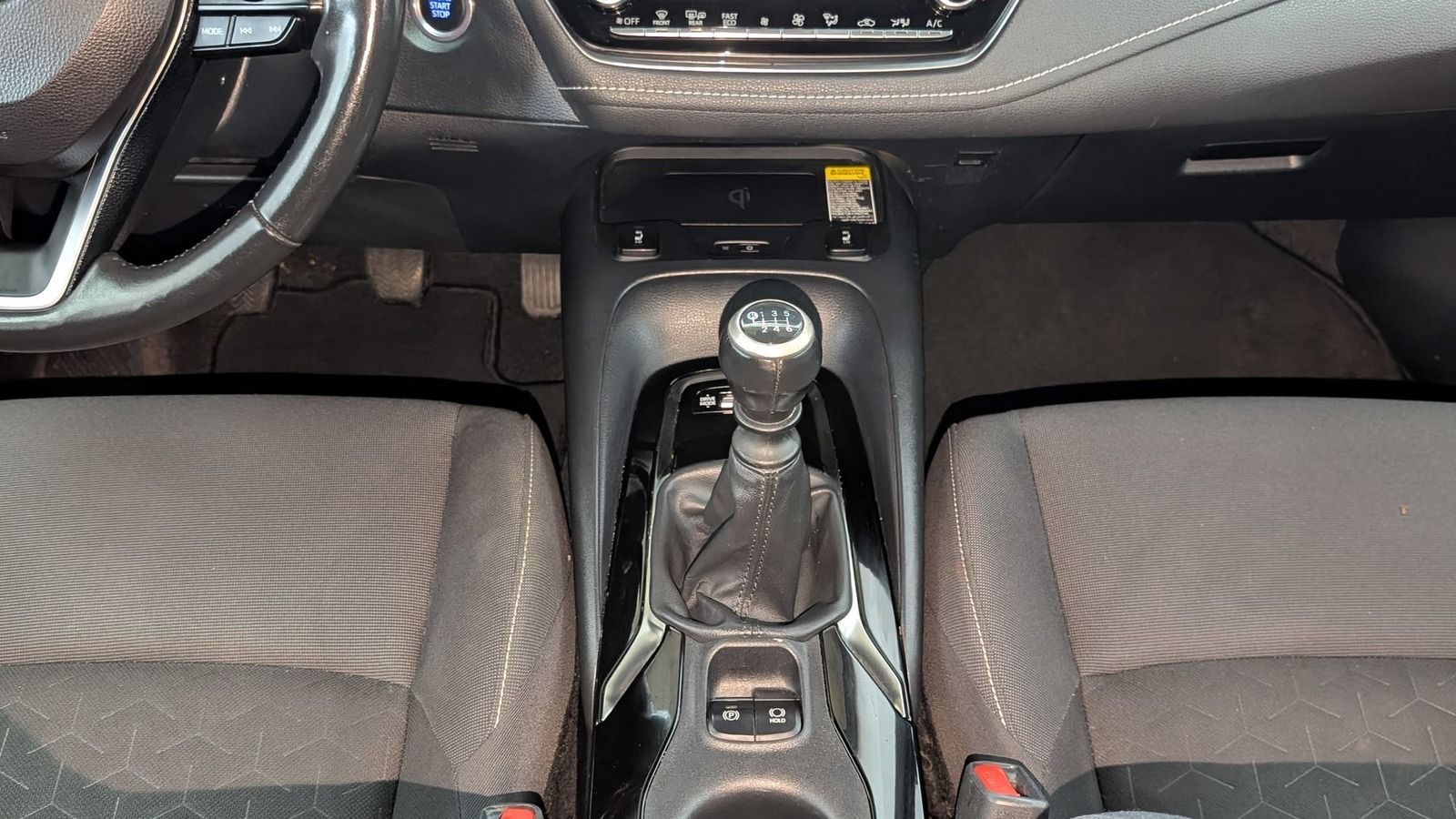 Fahrzeugabbildung Toyota Corolla Touring Sports 1.2 Team D * LED *