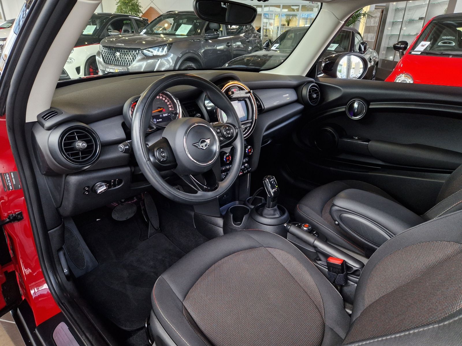 Fahrzeugabbildung MINI Cooper Pepper LED DAB SHZ PDC ALU
