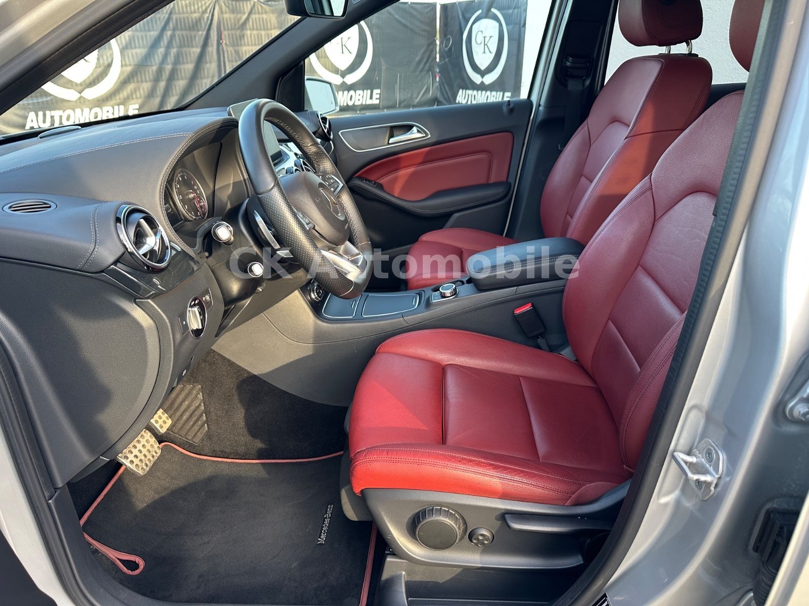 Fahrzeugabbildung Mercedes-Benz B 220 4Matic AMG-Line/Navi/Tempomat/PDC/AHK