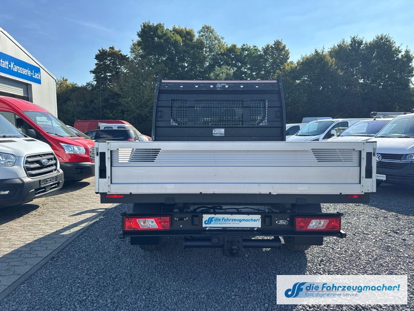 Fahrzeugabbildung Ford Transit Pritsche 310 L2 Doppelkabine Basis 2.0 T