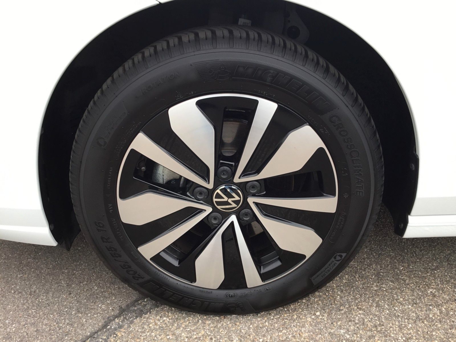 Fahrzeugabbildung Volkswagen Golf Goal 1.5 TSI+LED+Kamera+16"+AppConnect+ACC