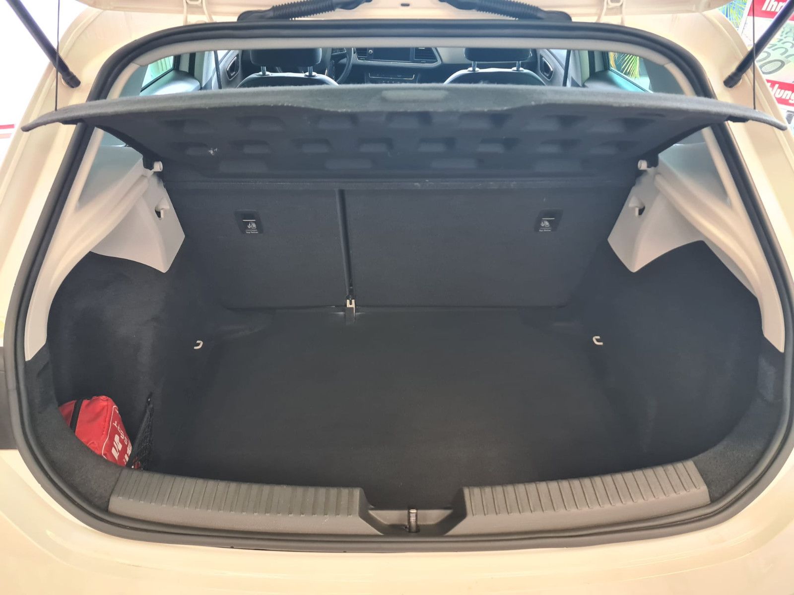 Fahrzeugabbildung SEAT Leon Style / 1. HAND / SCHEKCHEFT / GARANTIE