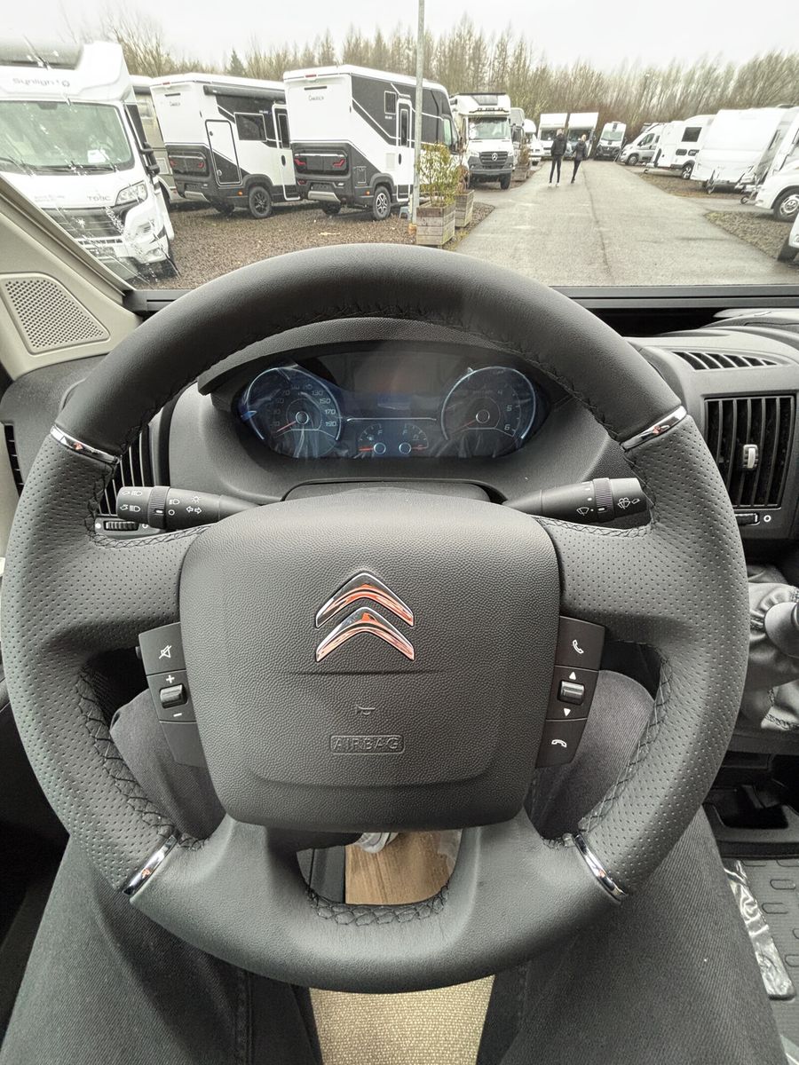 Fahrzeugabbildung Clever Tour Citroen 140 PS 5500 Euro geschenkt