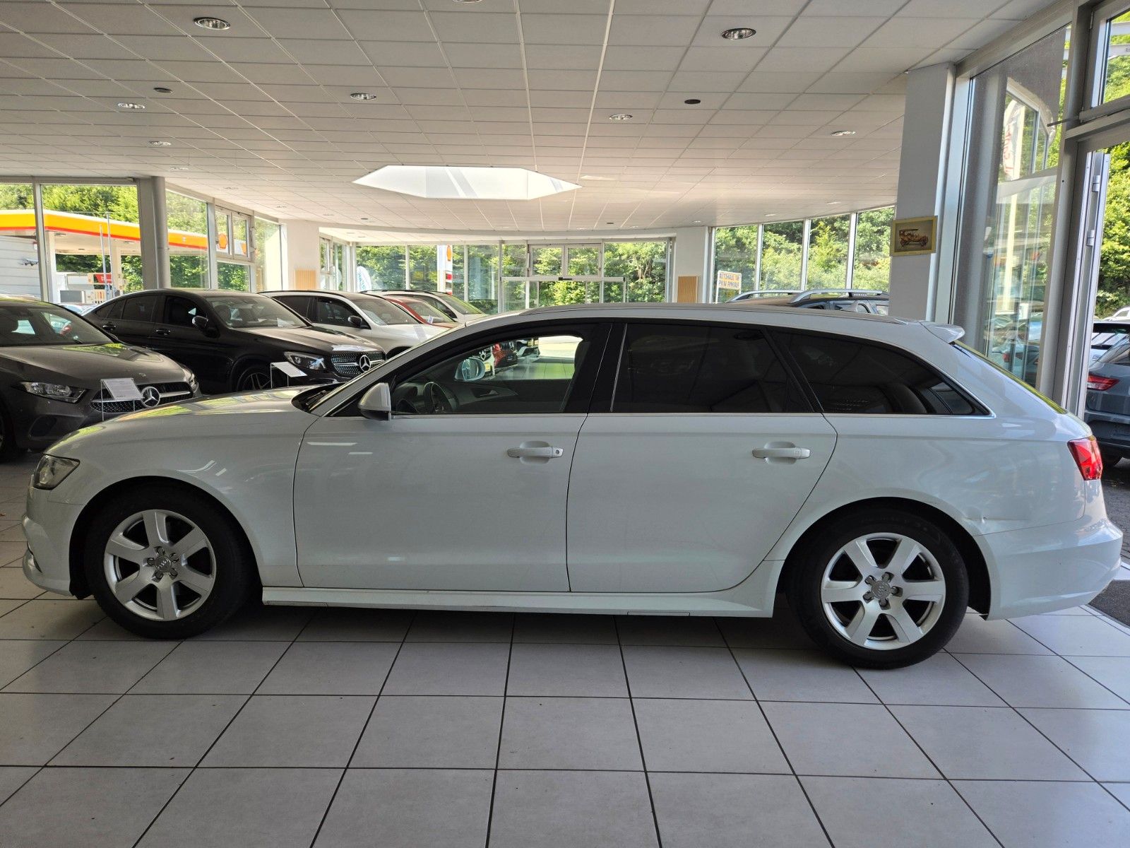 Fahrzeugabbildung Audi A6 Avant 2.0 TDI quattro