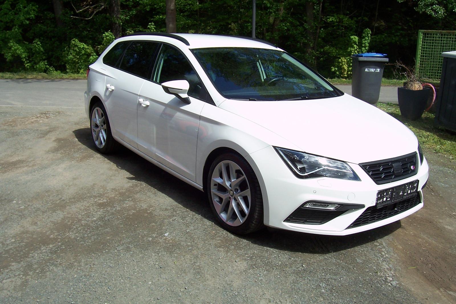 Seat Leon ST FR Navi SHZ Tempomat  1.Hand Scheckheft