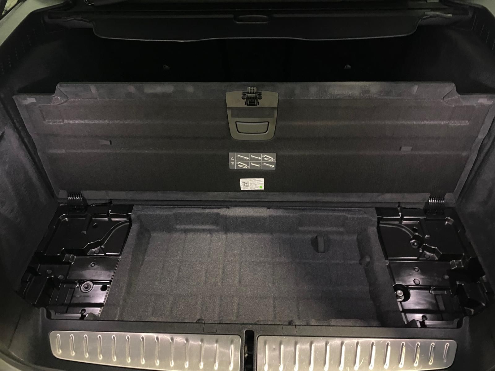 Fahrzeugabbildung BMW 530 3.0 24V 530 d xDrive M-Paket+Sport+LEDER+PDC