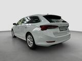 Skoda Octavia Combi 2.0 TDI DSG*NAVI*AHK*LED*KAMERA* - Skoda aus 2024