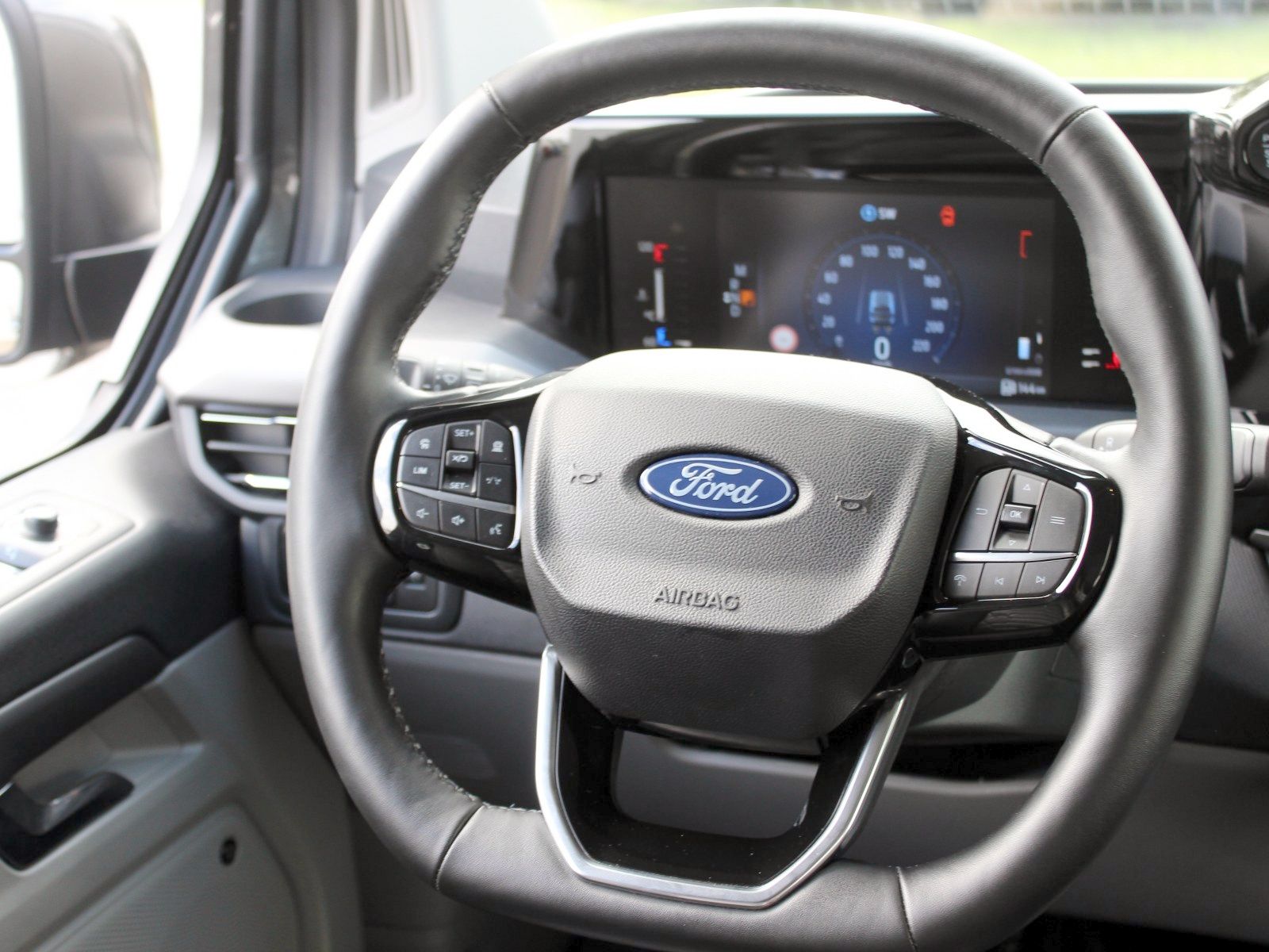 Fahrzeugabbildung Ford Tourneo Custom 320 L1 Tourneo Titanium X AWD