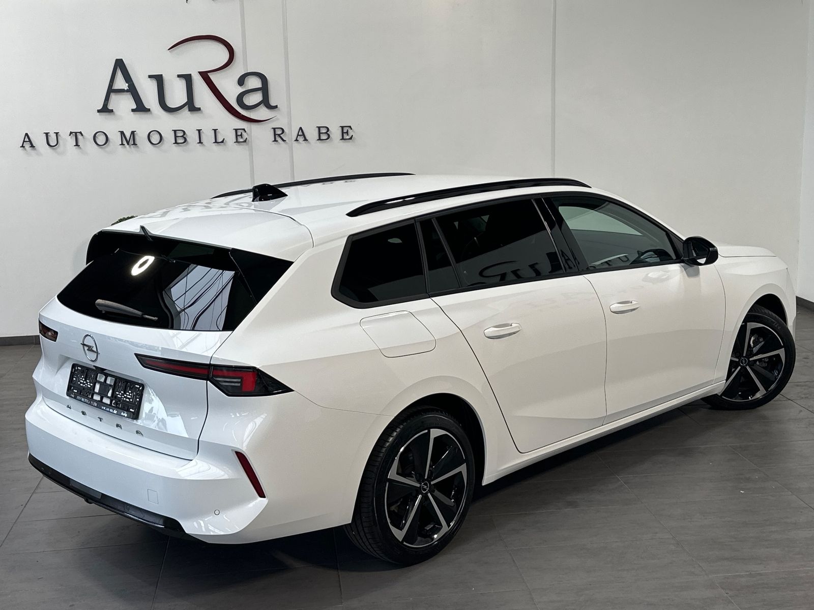 Fahrzeugabbildung Opel Astra SpT 1.5 D Automatik Business Elegance NAV