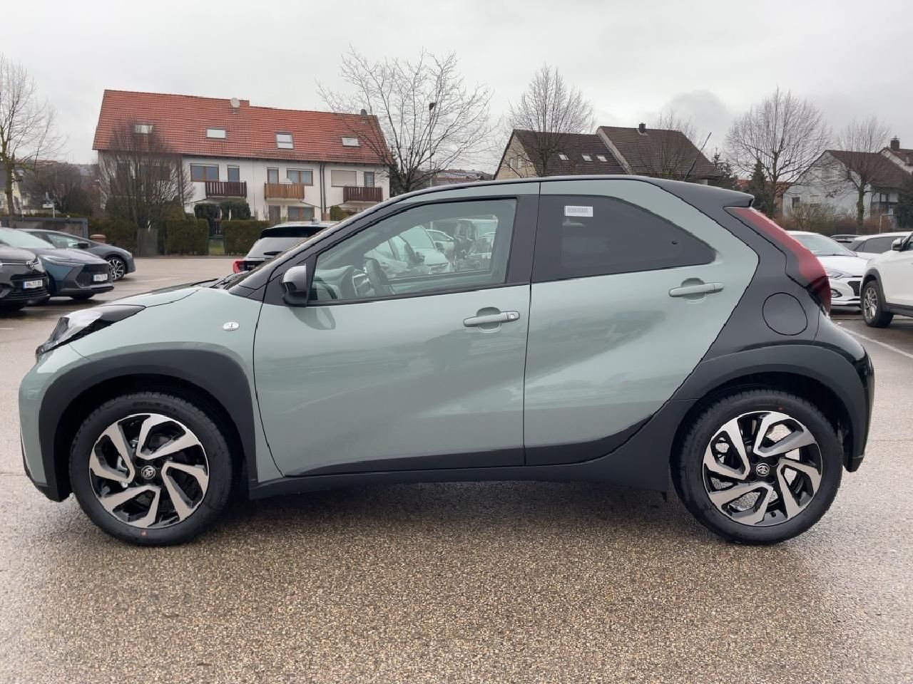 Fahrzeugabbildung Toyota Aygo X 1,0 l Teamplayer 5 M/T