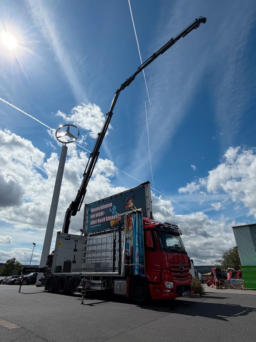 Fahrzeugabbildung Mercedes-Benz Actros 3645 8x2/6 Hiab 358 E-5 Jib 70X-3 Hubdach