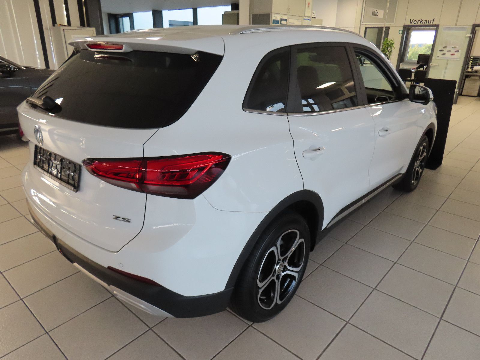 MG ZS