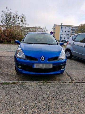 Renault Clio 1.6 Benzin TÜV 26 wenig KM 1....