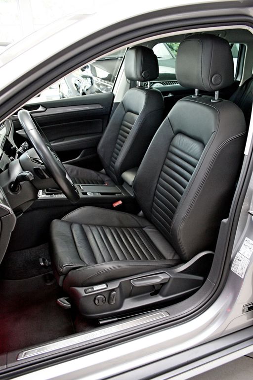 Volkswagen Passat Business 4M ACC AHK LEDER KAMERA STANDH