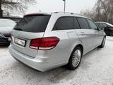 Mercedes-Benz E 250 T Pano*Leder*Navi*ACC - silberne Mercedes-Benz E-Klasse
