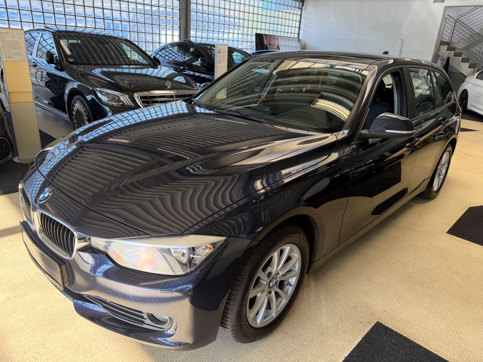 Fahrzeugabbildung BMW 318 3 Touring 318 d