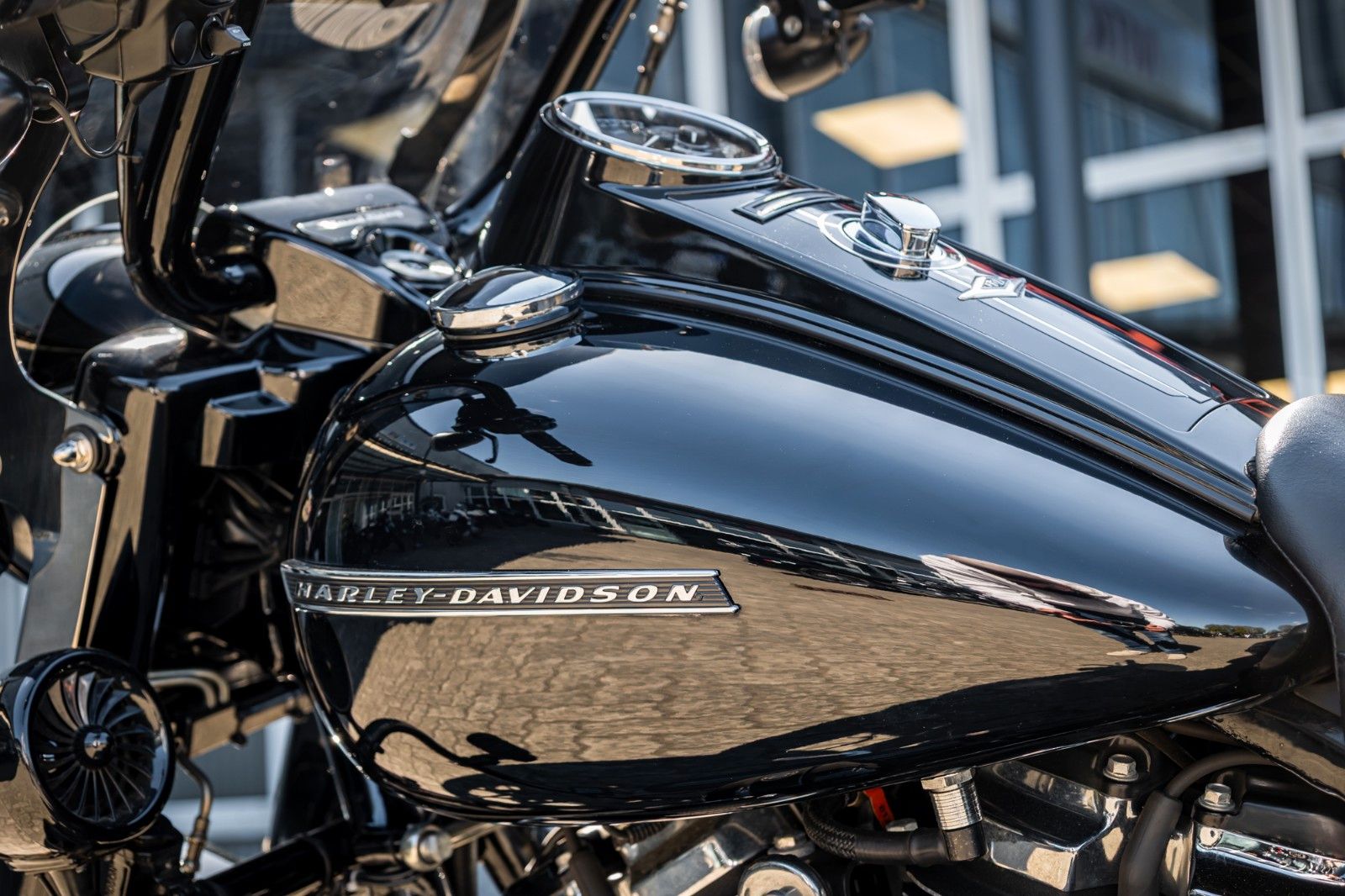 Fahrzeugabbildung Harley-Davidson ROAD KING SPECIAL 114 FLHRXS -Screamin Eagle