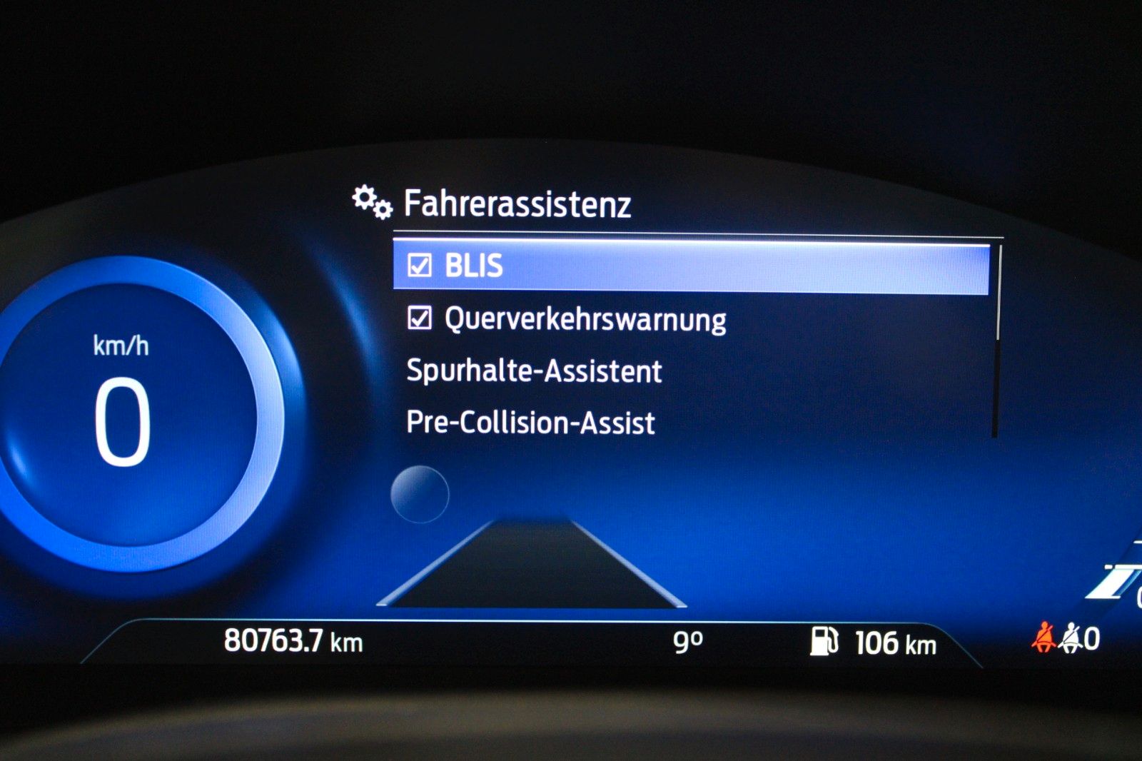 Fahrzeugabbildung Ford Focus ST-Line X Turnier AHK LED NAVI CAM WinterP