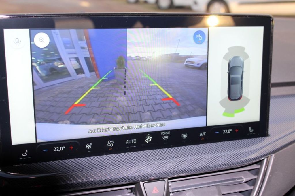 Fahrzeugabbildung Ford Focus Turnier ST-LINE