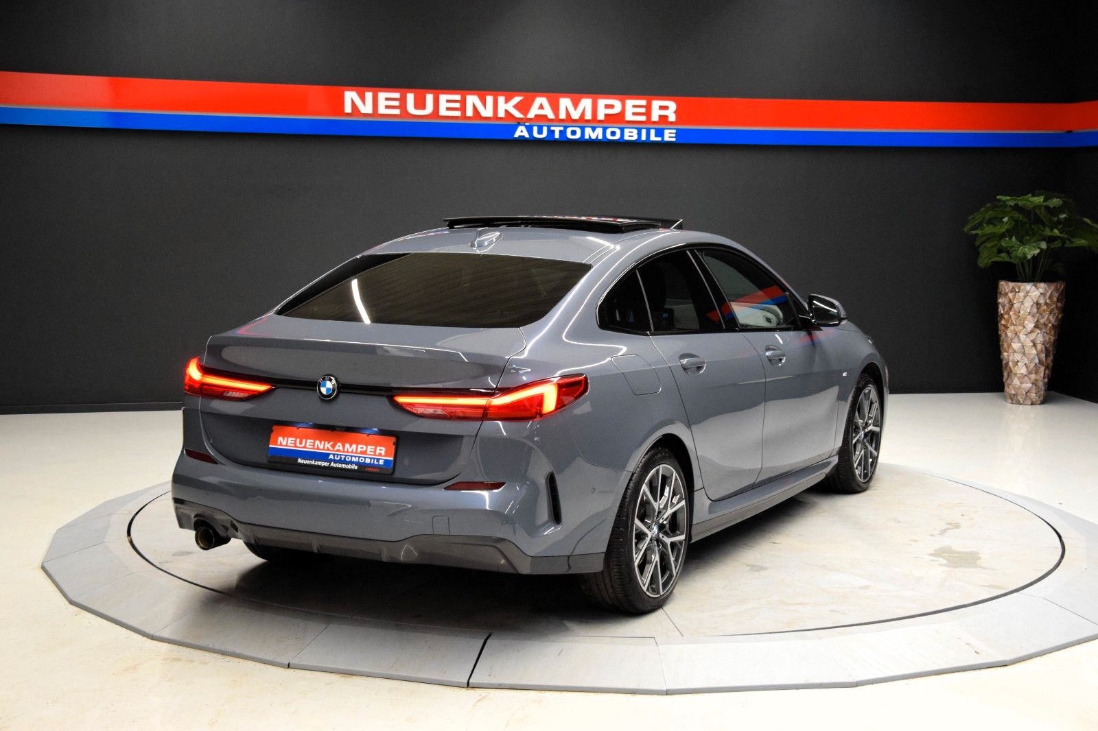 Fahrzeugabbildung BMW 218i Gran Coupé M Sport H&k Panorama HuD Memory