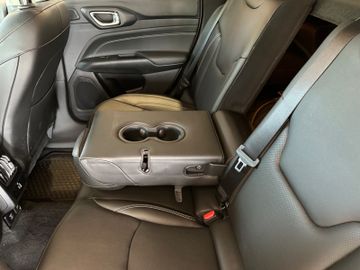 Bild 25 Jeep Compass S Plug-In Hybrid 4WD