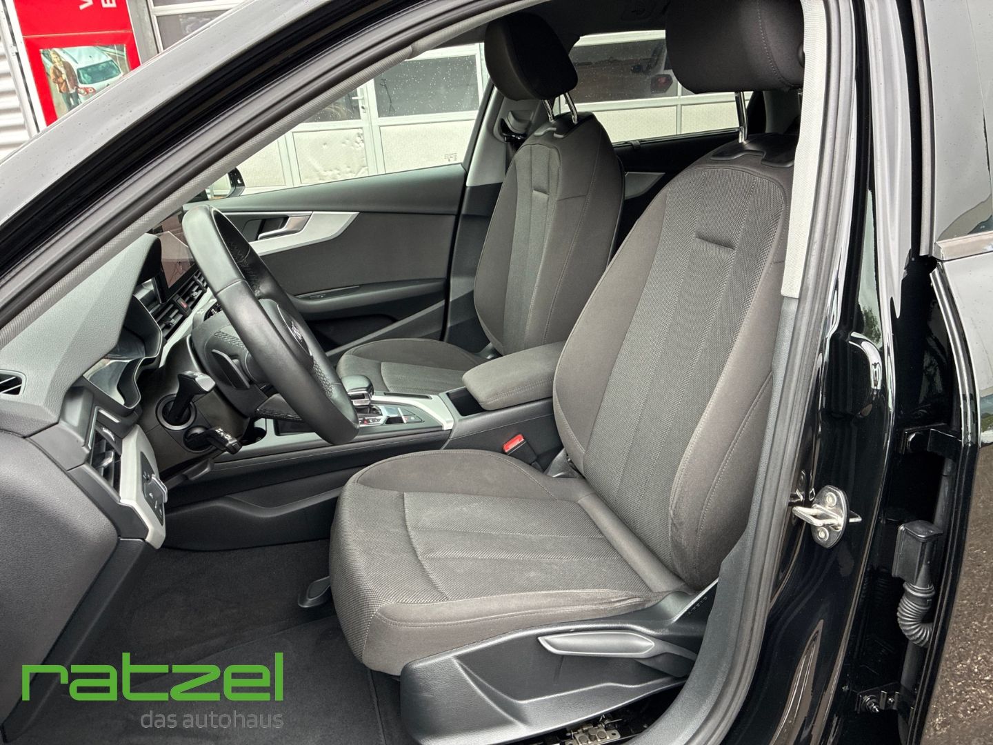 Fahrzeugabbildung Audi A4 Avant 35 TFSI S tronic Navi LED El. Heckklapp