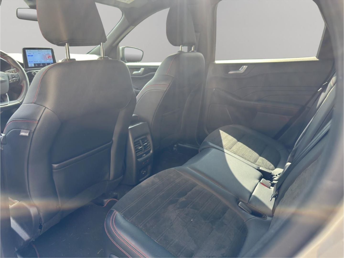 Fahrzeugabbildung Ford Kuga Plug-In Hybrid ST-Line X HUD Navi Leder Dig