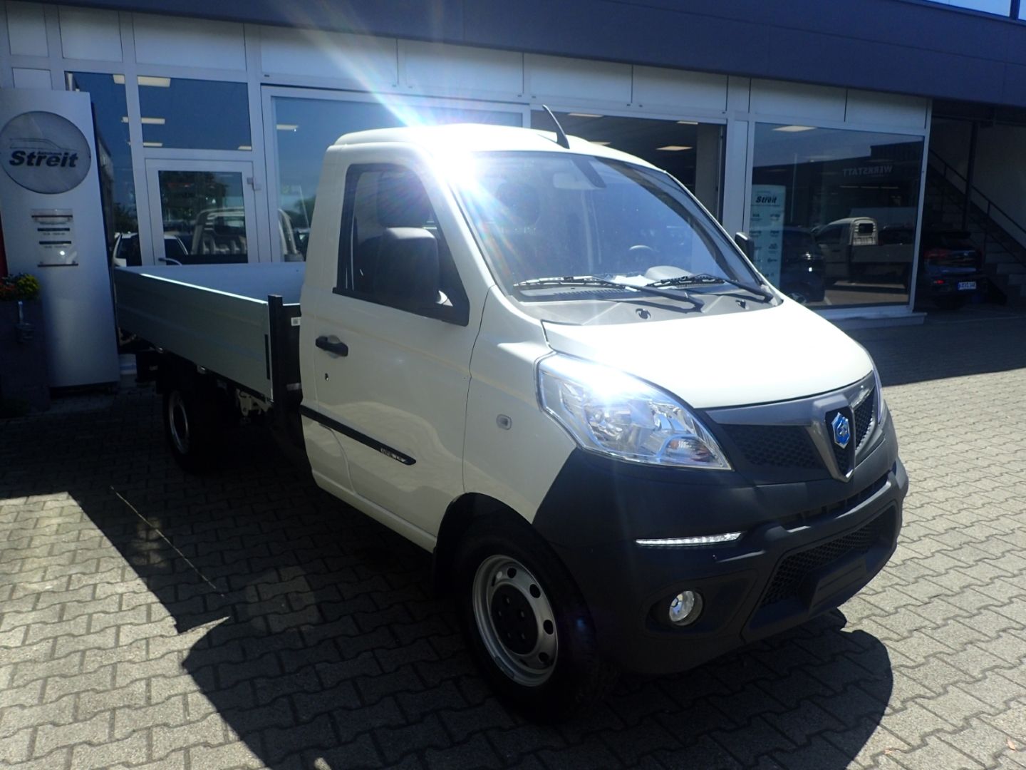 Fahrzeugabbildung Piaggio Porter NP6 Singlewheel Pick-up 2,8m Ladefläche L