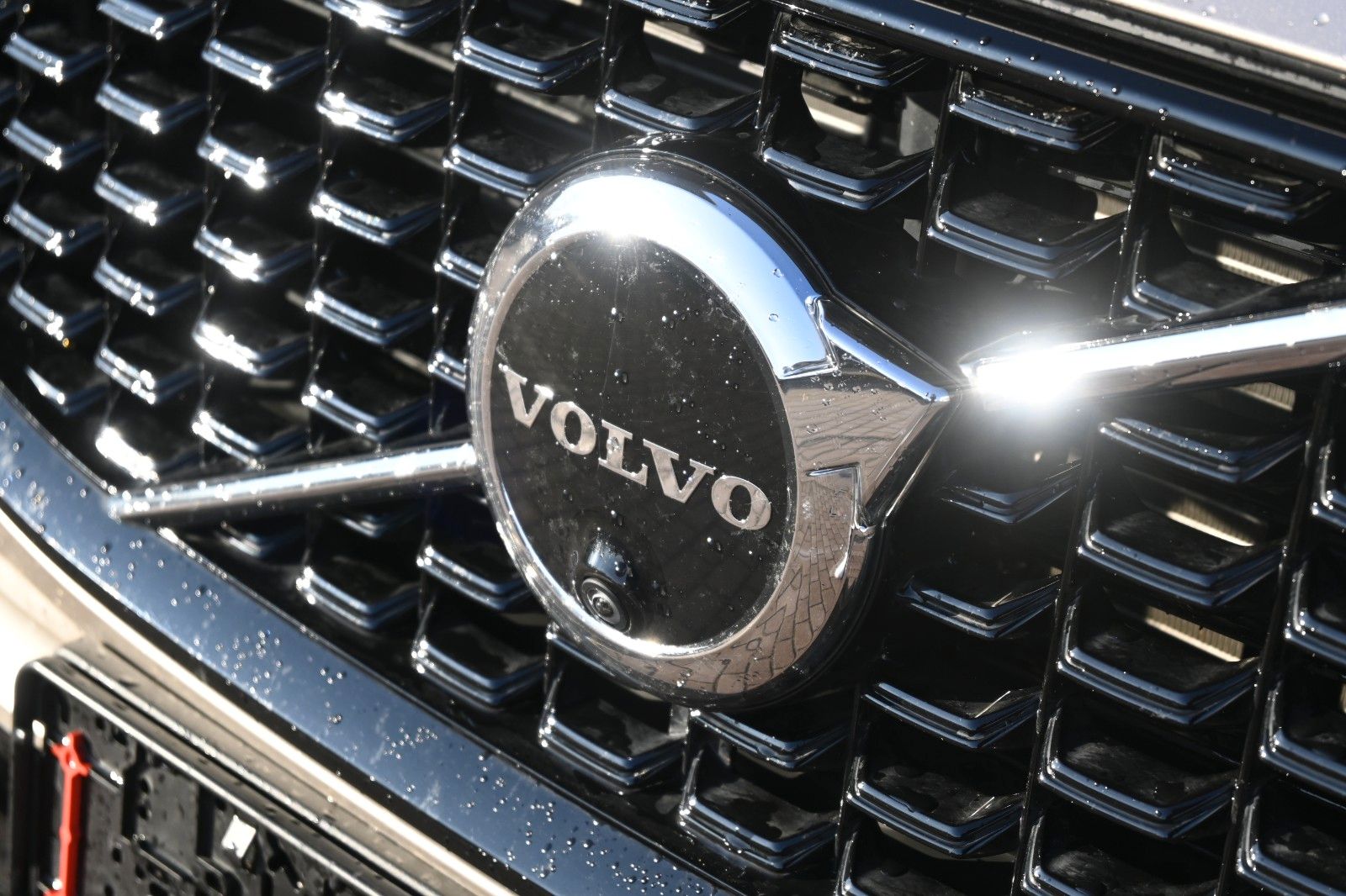 Fahrzeugabbildung Volvo XC60 B4 AWD Plus Dark*LED*PANO*STHZ*H&K*360°*AHK