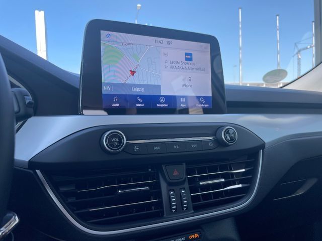 Fahrzeugabbildung Ford Focus C&C SHZ, LED, Navi, AHK, Kamera