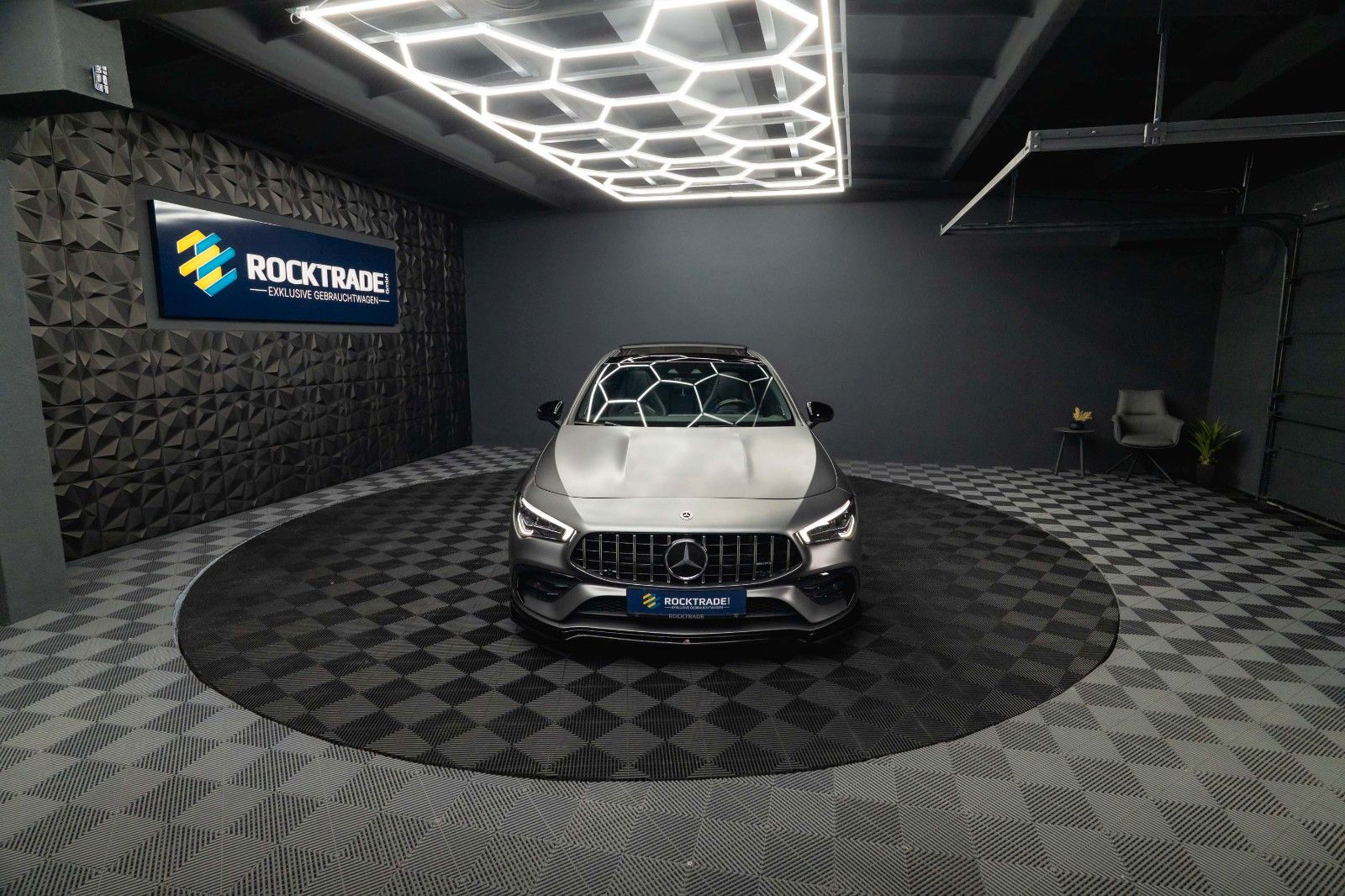 Fahrzeugabbildung Mercedes-Benz CLA 35 AMG 4Matic Performance Night-Paket | Pano