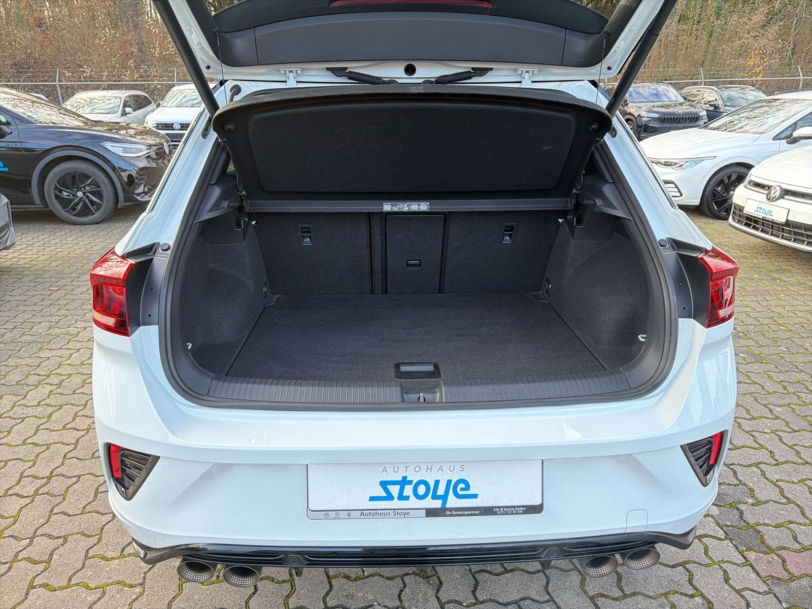 T-Roc R 4M Akrapovic PANO Beats Navi Kamera R