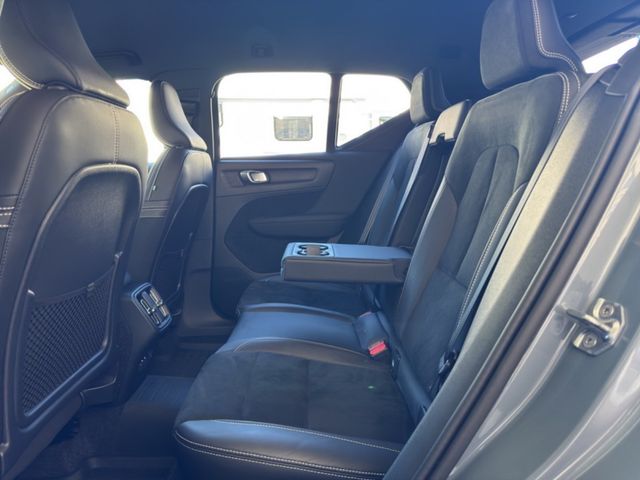 Volvo XC40 D4 AWD R-Design *360*4C*AHK*BLIS*STHZ* NAVI