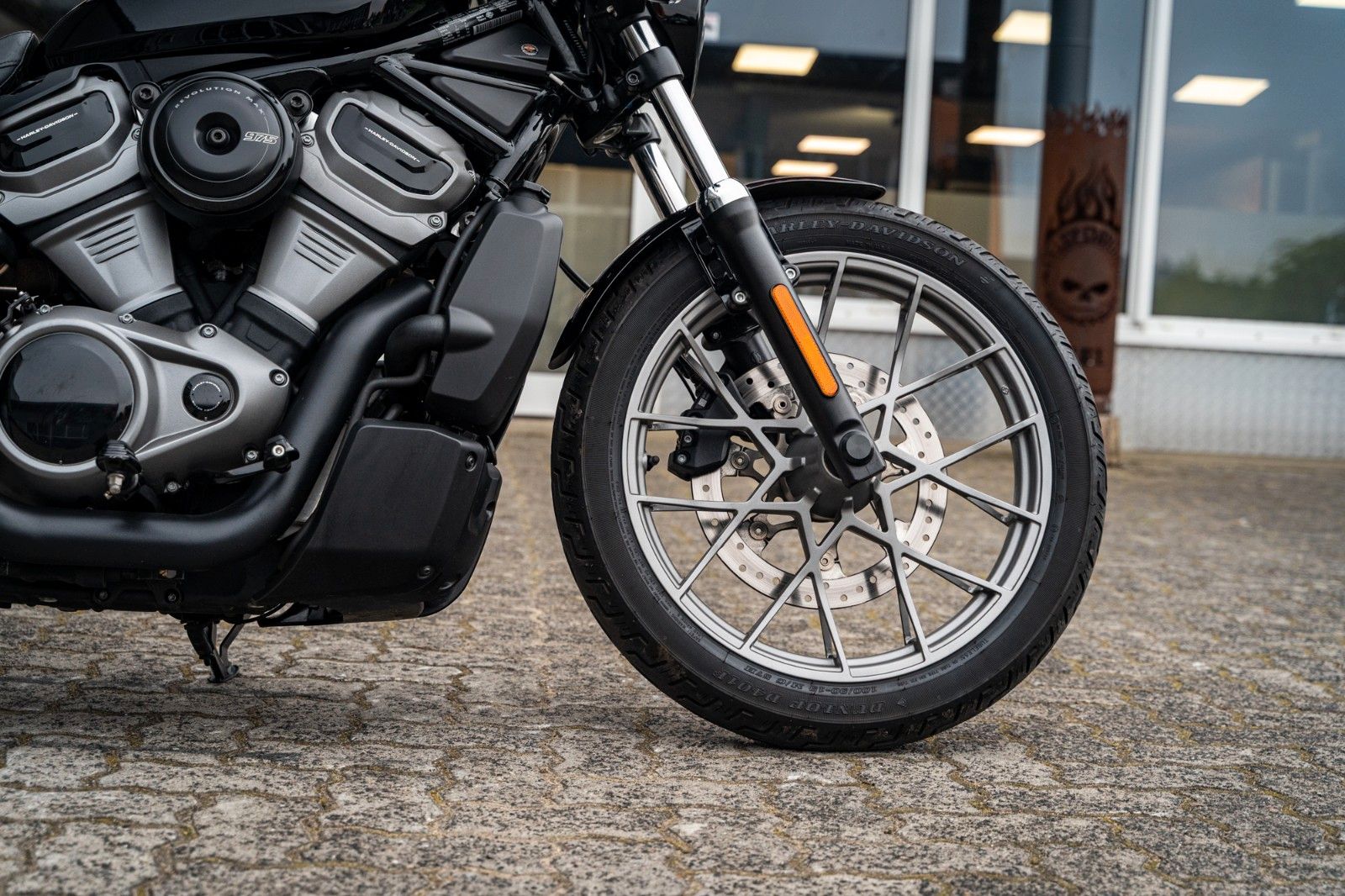 Fahrzeugabbildung Harley-Davidson RH975S Nightster Special - Jekill & Hyde -