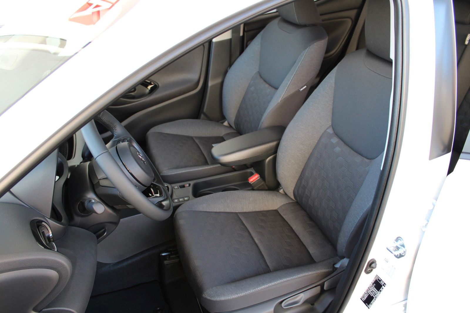 Fahrzeugabbildung Toyota Yaris 1.5 Hybrid Teamplayer + Comfort-Paket