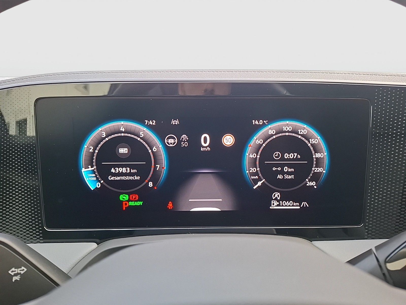 Fahrzeugabbildung Volkswagen Passat Variant eTSI Business DSG LED Navi AID AC