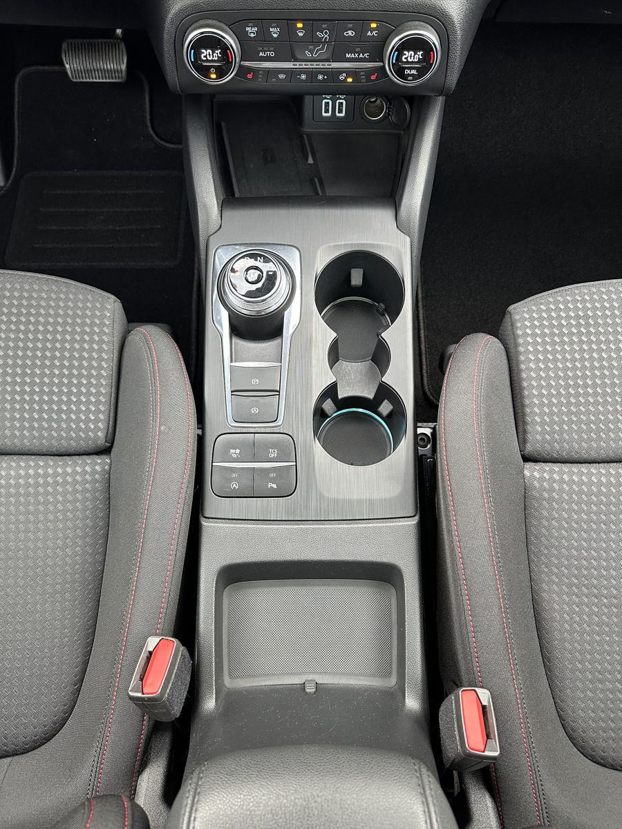 Fahrzeugabbildung Ford Focus 1.5 EB Aut. ST-Line NAV+LED+PANO+B&O+KAM