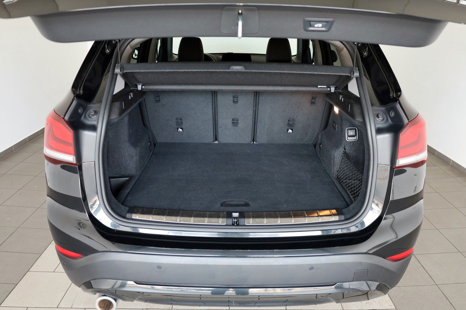 Fahrzeugabbildung BMW X1 xDrive 25e Advantage Leder,Navi,LED,Kamera,SH