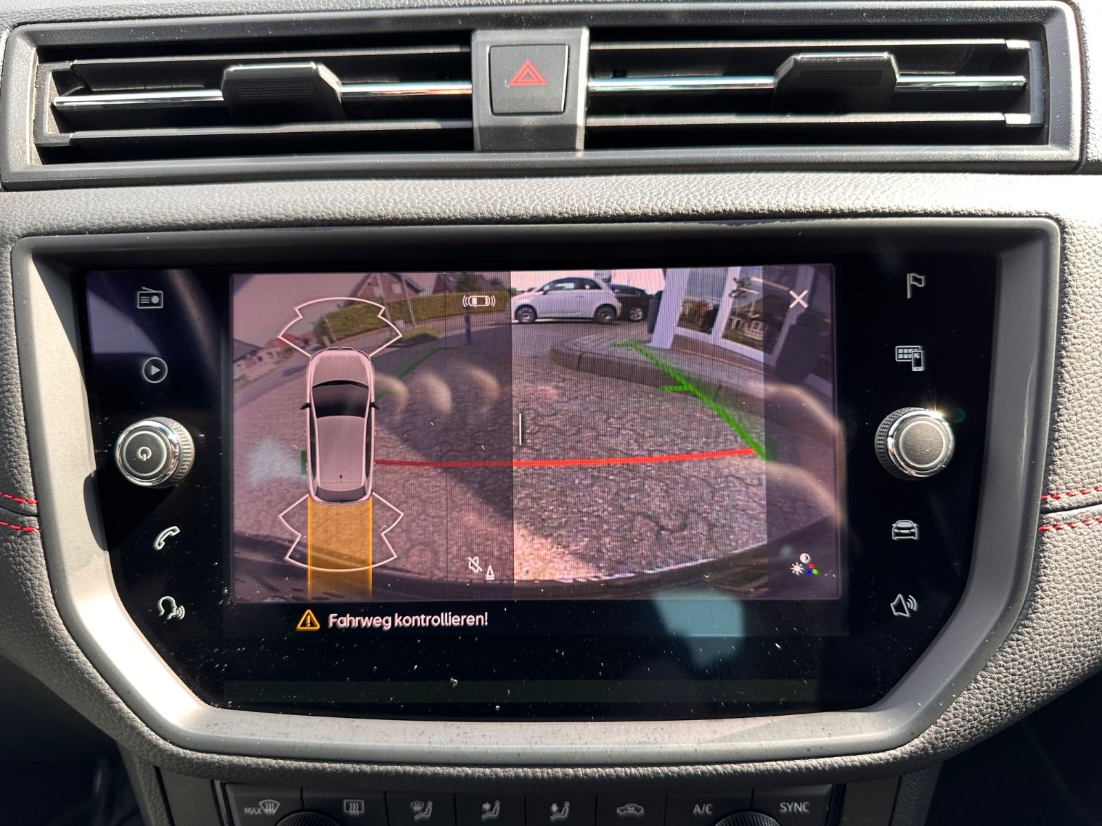 Fahrzeugabbildung SEAT Ibiza Black Edition 1.0 TSI DSG ACC/Navi/RFK/APP