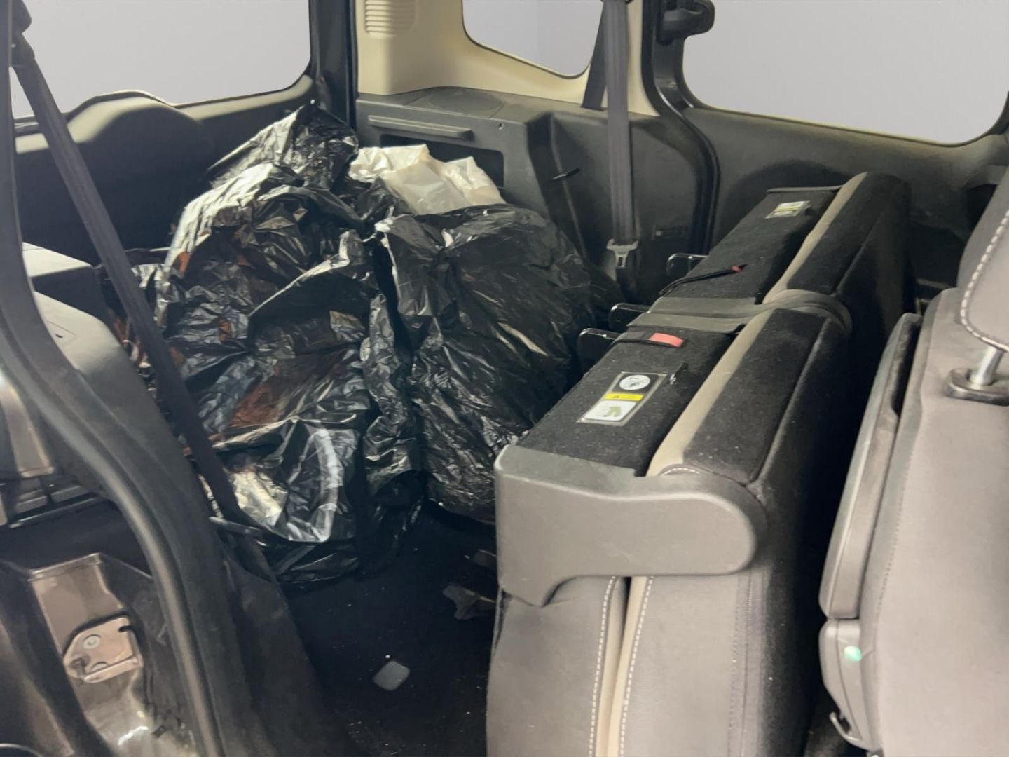 Fahrzeugabbildung Ford Tourneo Courier Titanium MOTORSCHADEN