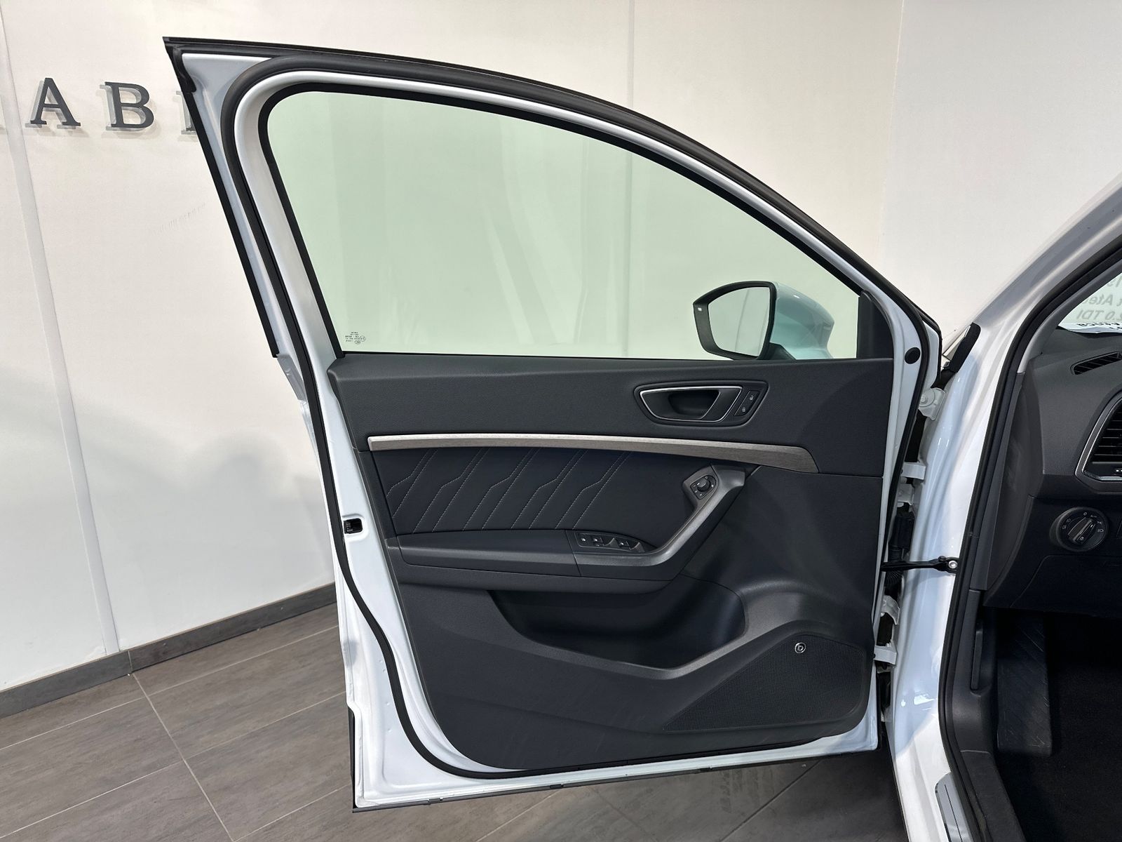 Fahrzeugabbildung SEAT Ateca Xperience NAV+LED+ACC+360°+AHK+BEATS